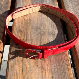 ✨ VINTAGE LIPSTICK RED PATENT SKINNY BELT ✨